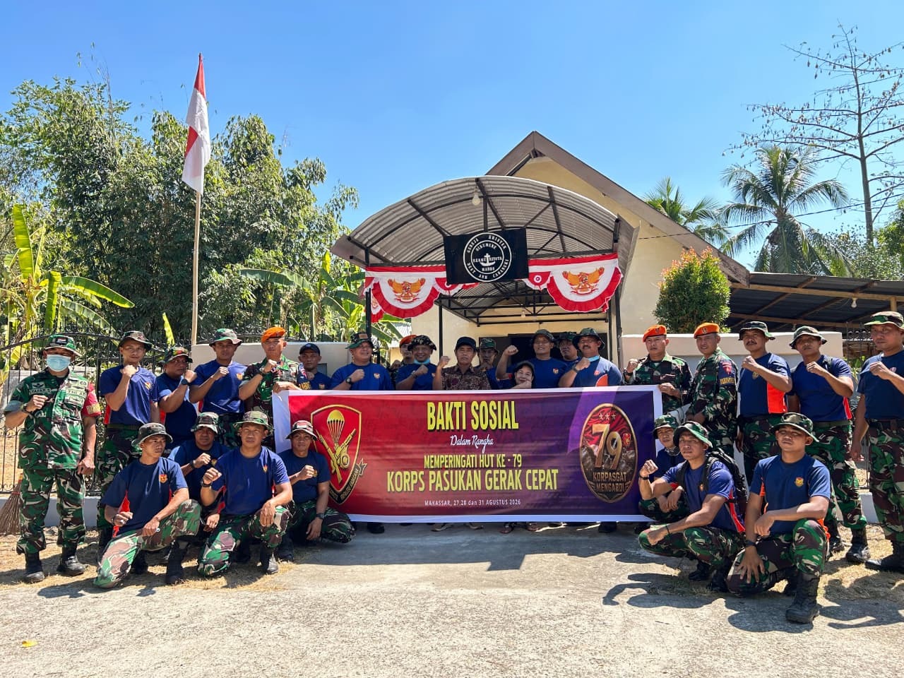 Prajurit Divisi Hanud Pasgat Melaksanakan Giat Renovasi dan Karya Bakti di Gereja Pouk Maros dalam Rangka memperingati HUT Korpasgat ke-79 Tahun